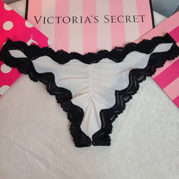 VTG Victoria's Secret Silky Nylon Lace Scrunch Bum Cheekini Panty OS One Size - Picture 3 of 6